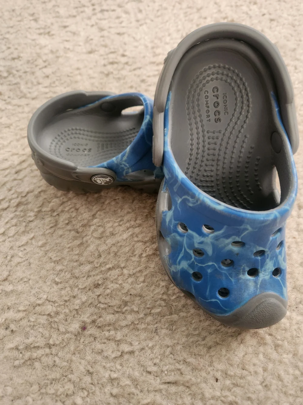 CROCS Kids Blue Water-Pattern Clogs with Gray Soles